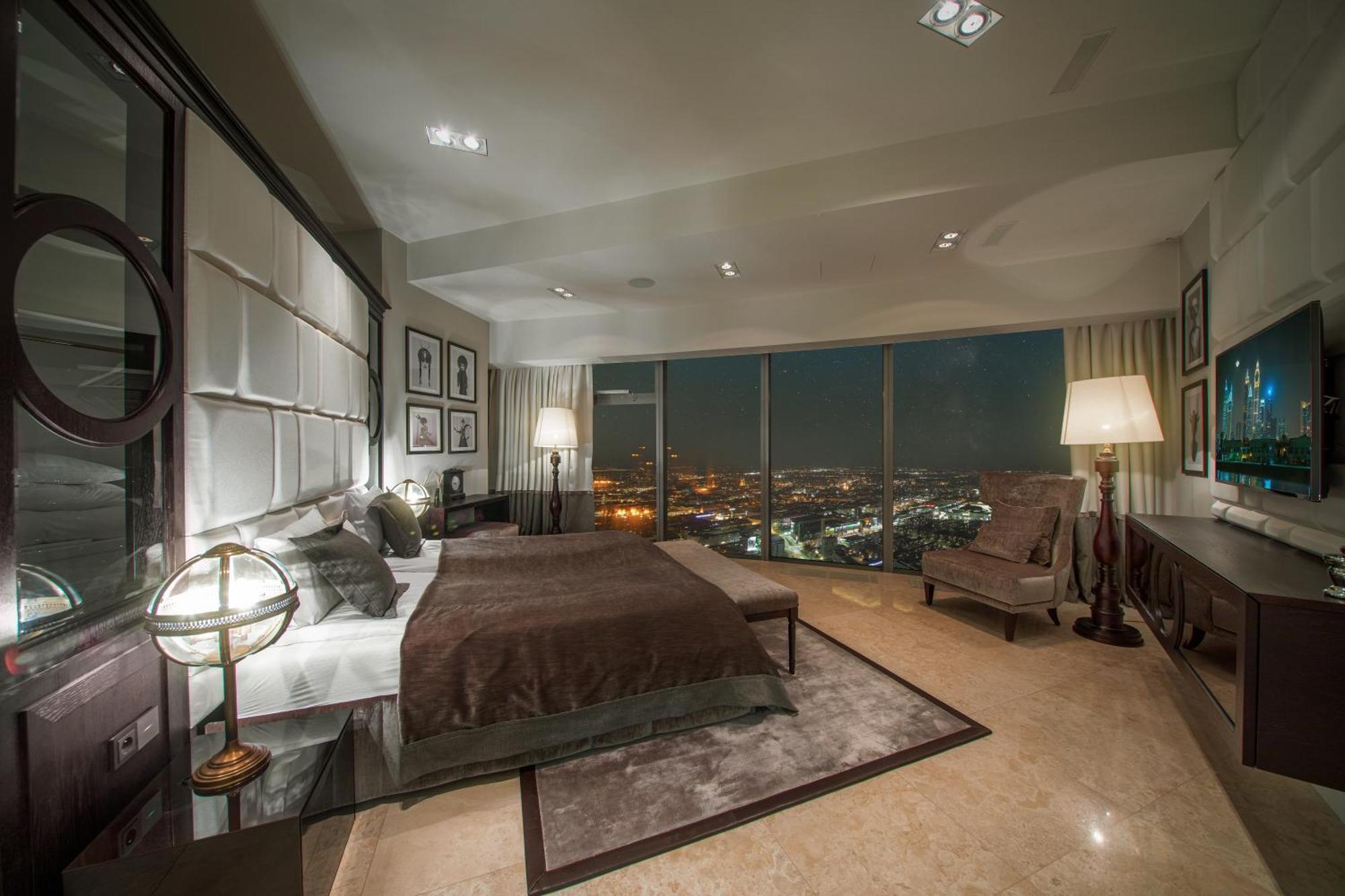 30th+ Floor In Sky Tower Apartment