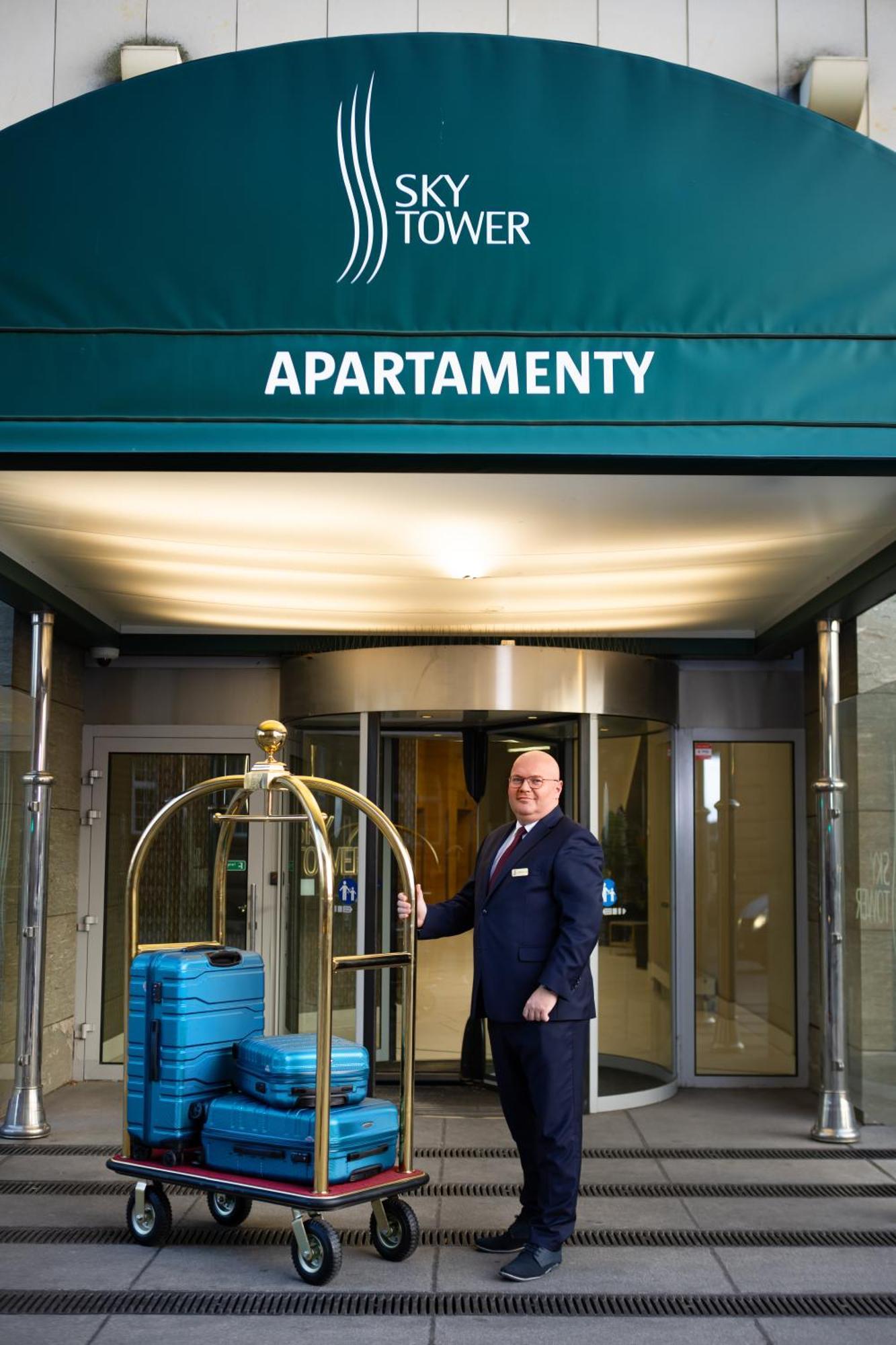Apartment 30th+ Floor In Sky Tower Wroclaw