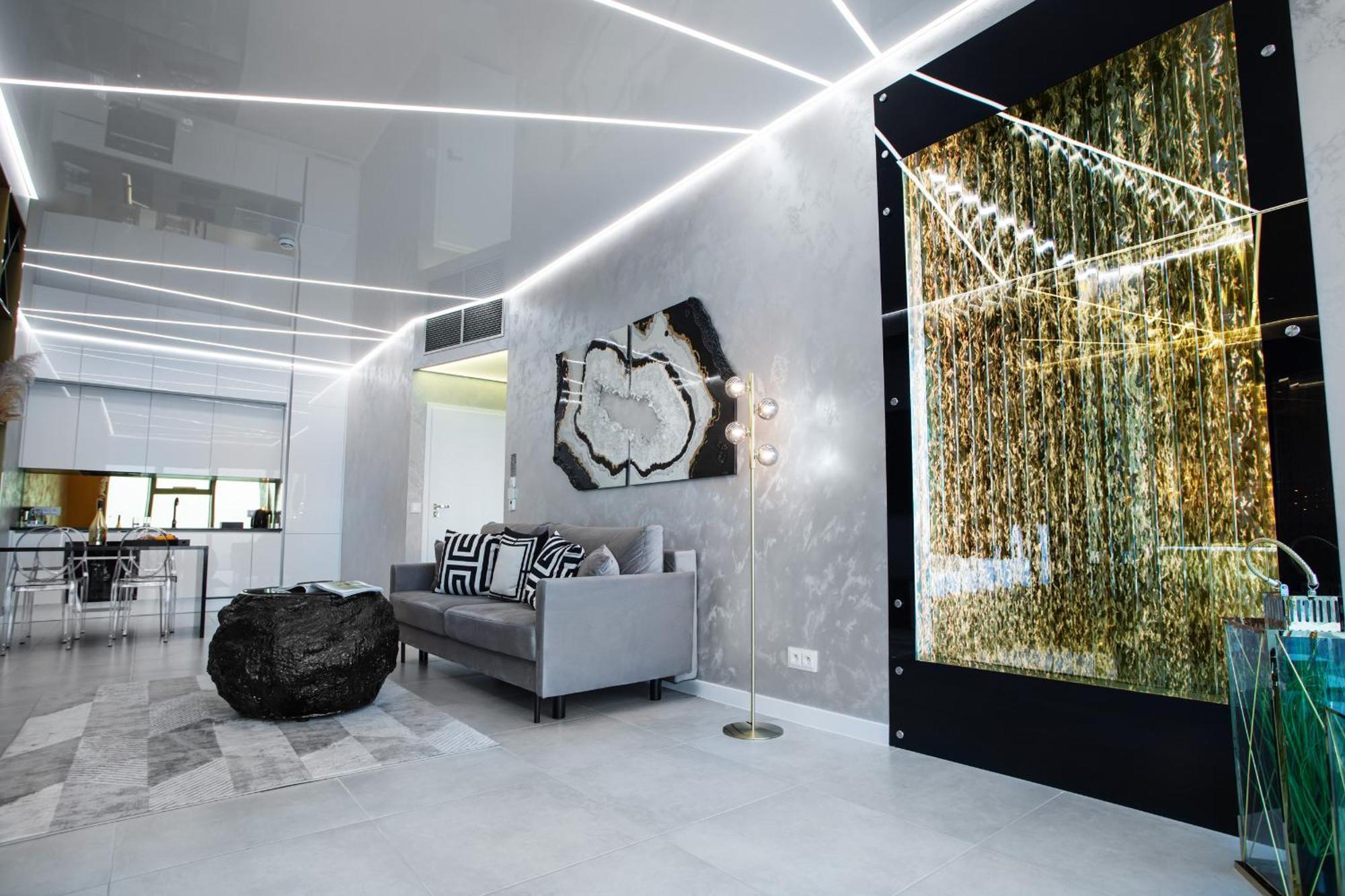 Apartment 30th+ Floor In Sky Tower