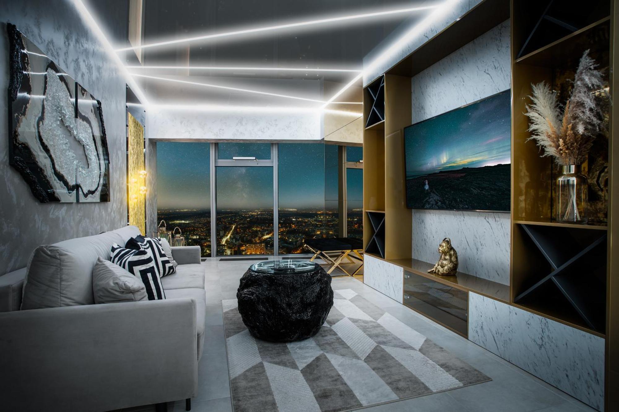 30th+ Floor In Sky Tower * Wroclaw