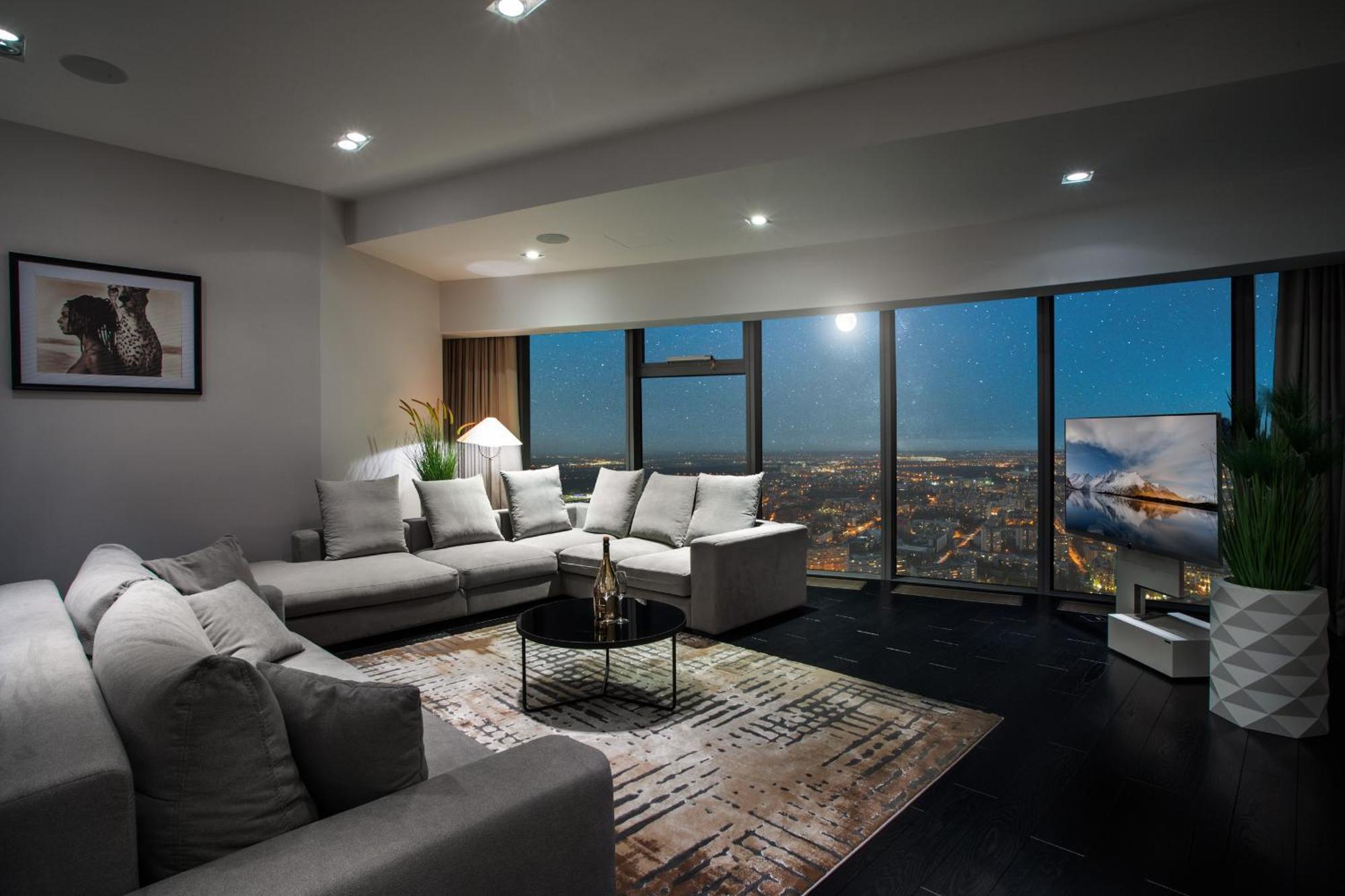 Apartment 30th+ Floor In Sky Tower Wroclaw