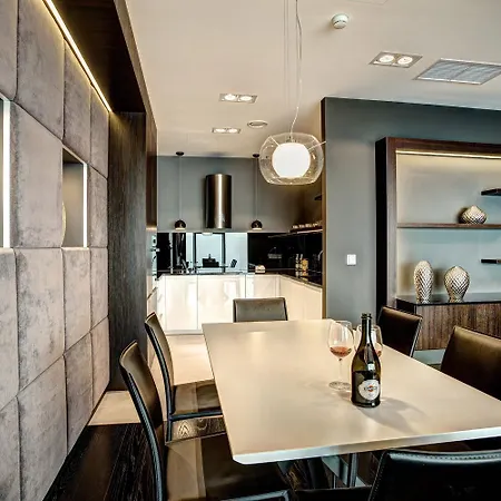 30Th+ Floor Apartments In Sky Tower Wrocław Zewnętrze zdjęcie