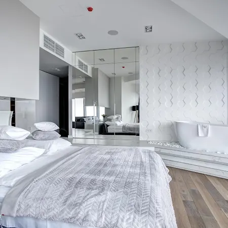 30Th+ Floor Apartments In Sky Tower Wrocław Zewnętrze zdjęcie