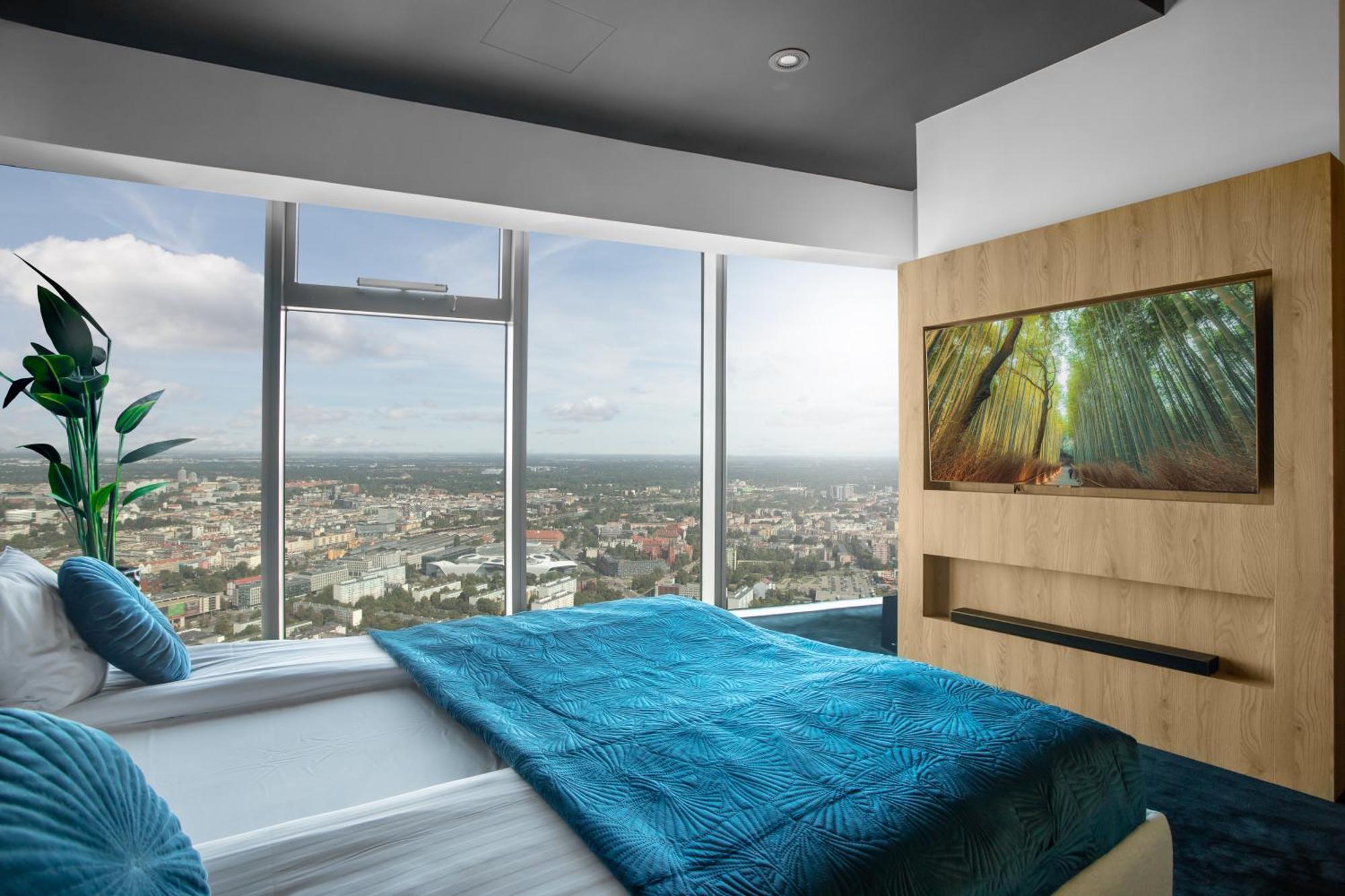 30th+ Floor In Sky Tower Apartament