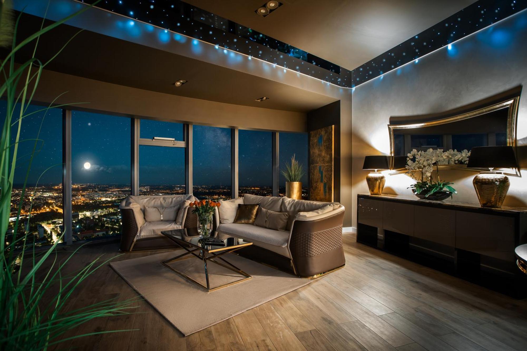 Apartament 30th+ Floor In Sky Tower *