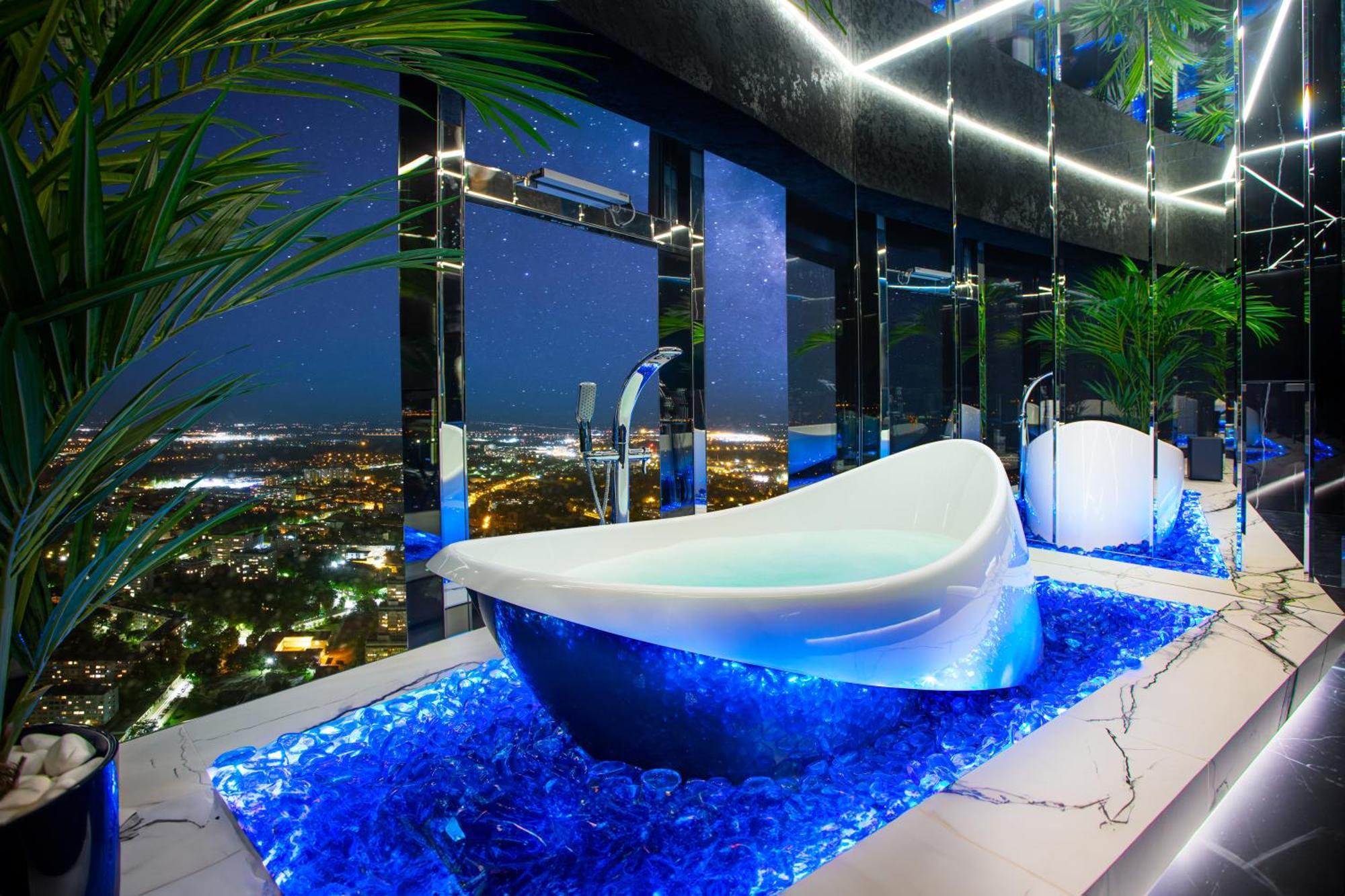 30th+ Floor In Sky Tower *