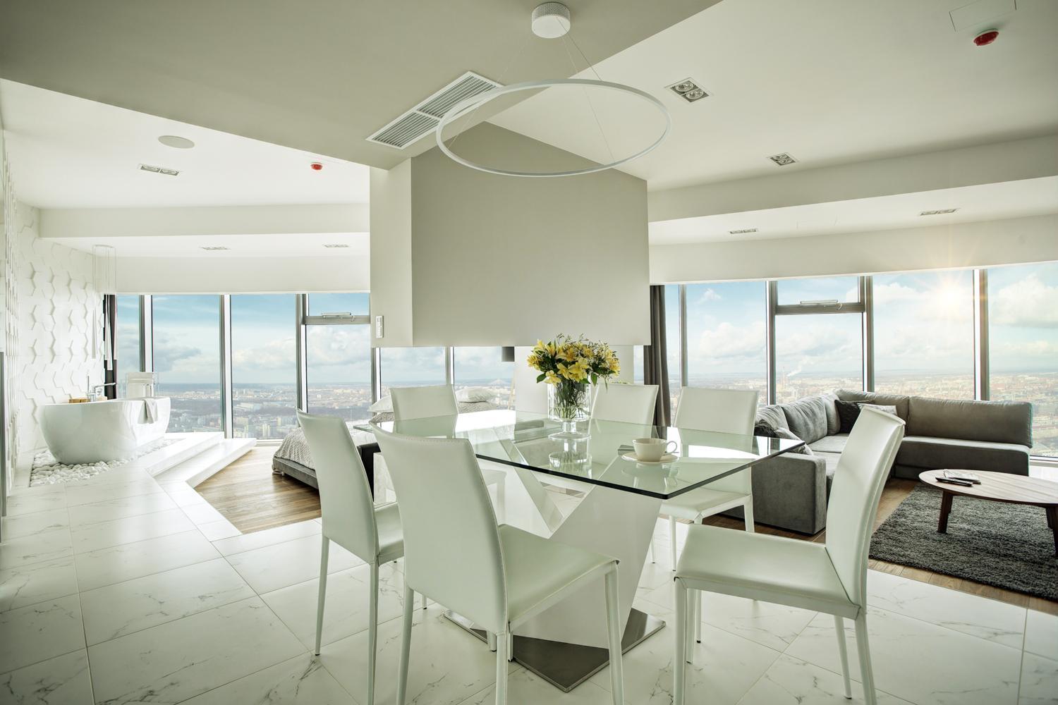 30th+ Floor In Sky Tower Apartament