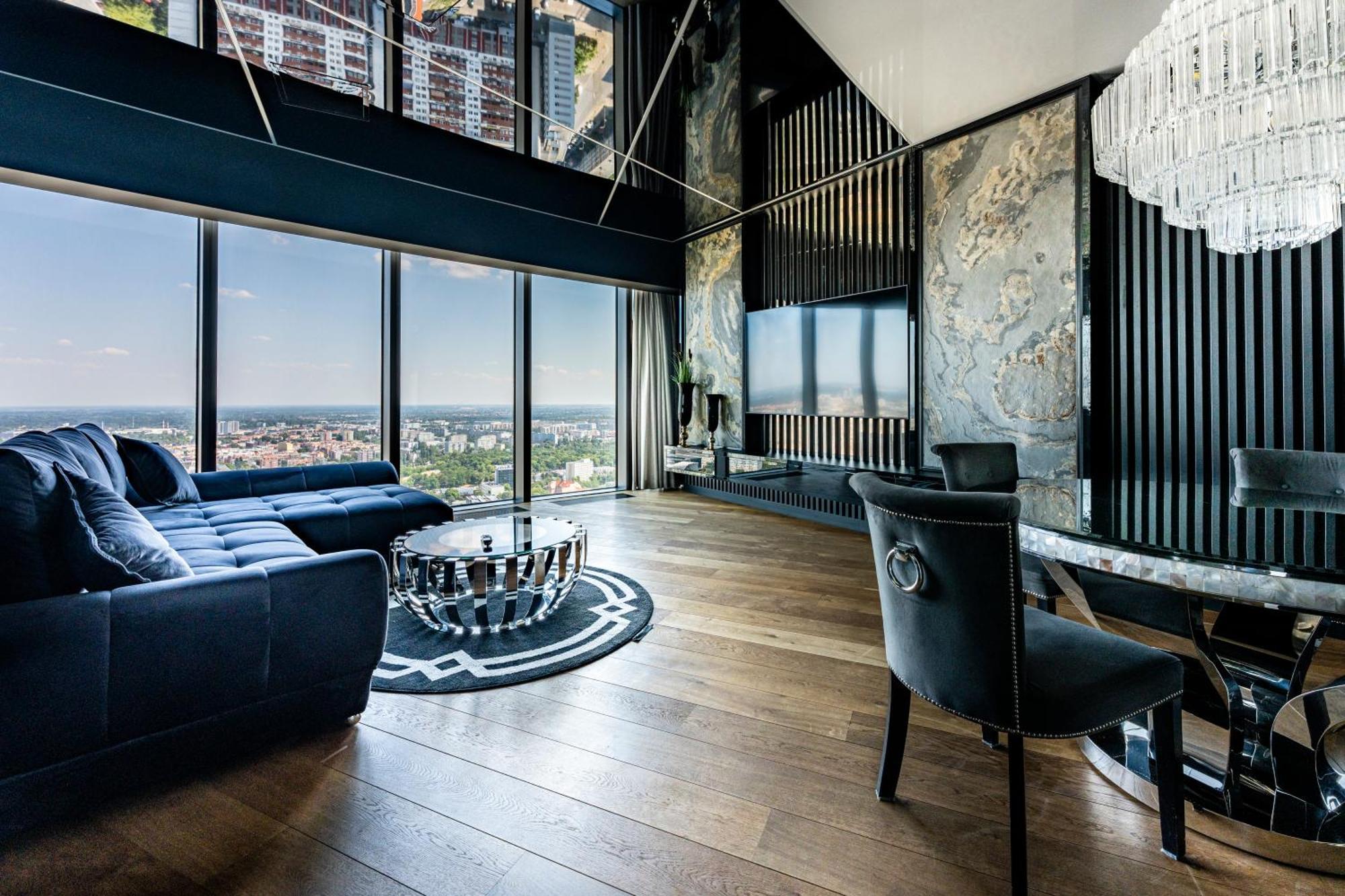 30th+ Floor In Sky Tower Apartament
